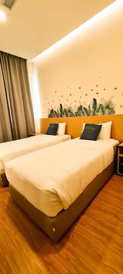 Qlio Hotel Кота Кинабалу Екстериор снимка