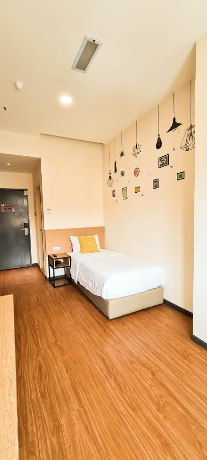 Qlio Hotel Кота Кинабалу Екстериор снимка