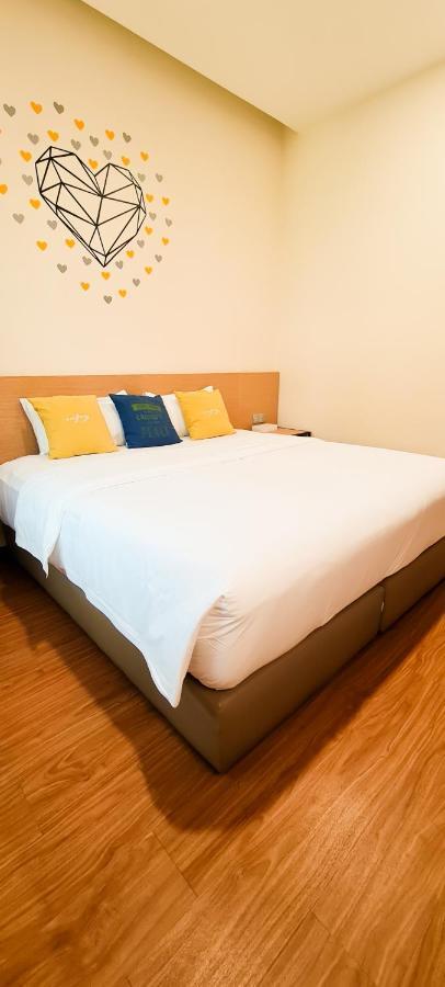Qlio Hotel Кота Кинабалу Екстериор снимка