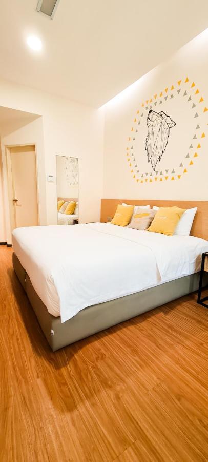 Qlio Hotel Кота Кинабалу Екстериор снимка