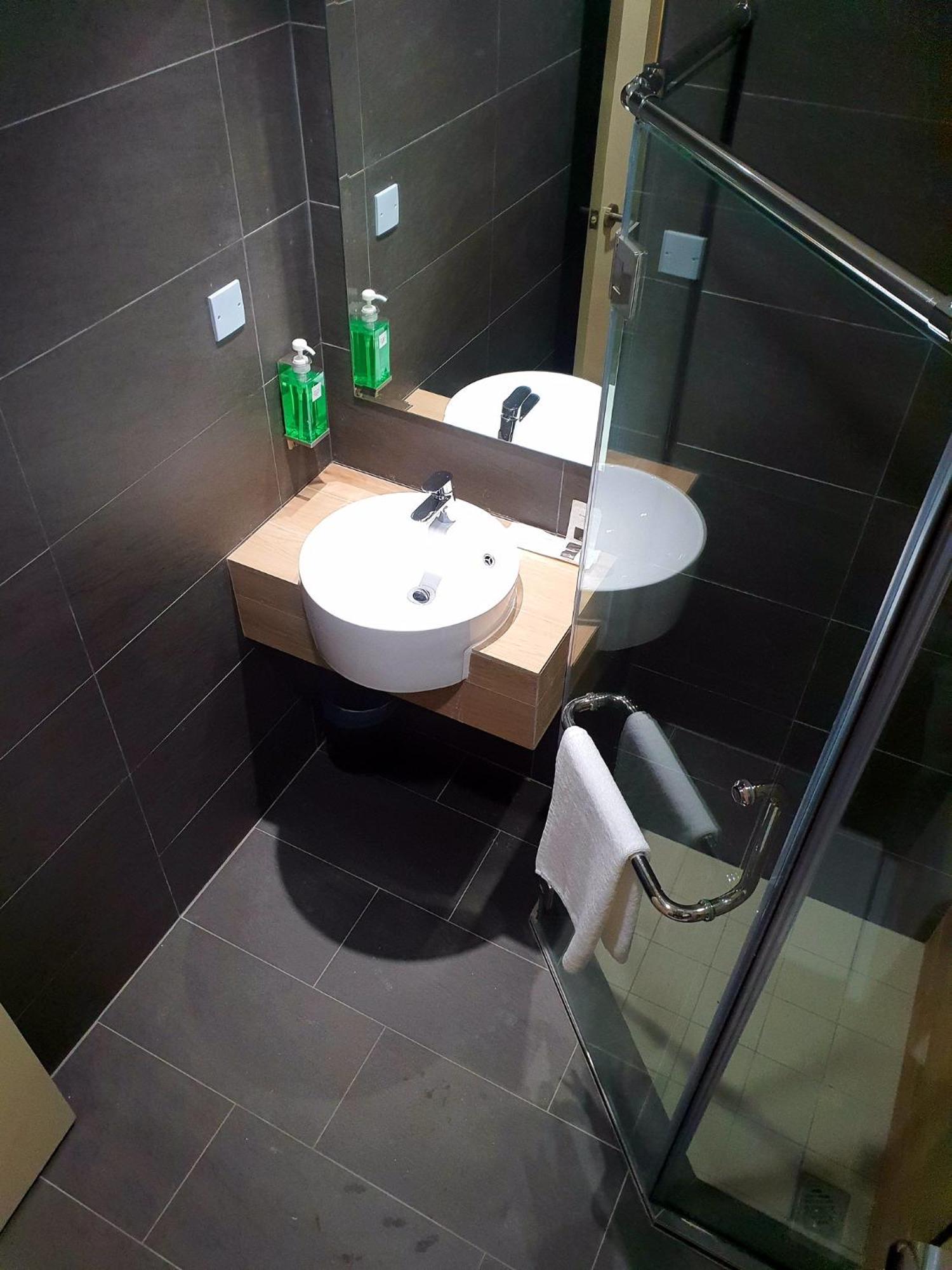 Qlio Hotel Кота Кинабалу Екстериор снимка